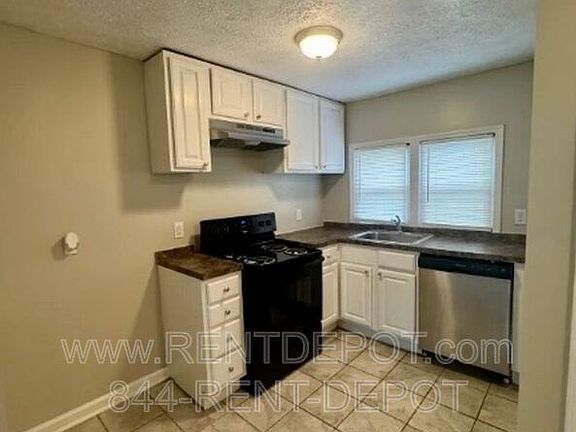 5th image of 1021 Vanderburgh Ave