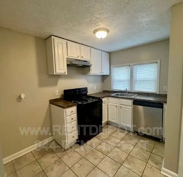 1021 Vanderburgh Ave — Photo 5