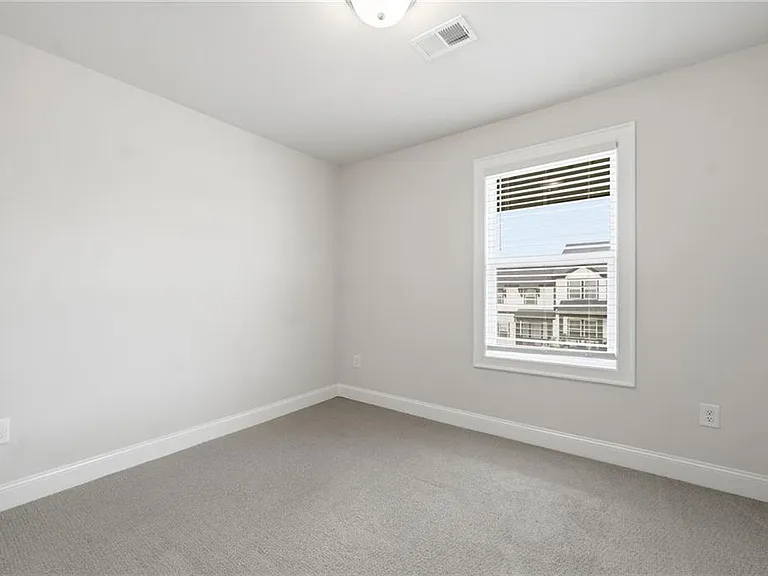 407 Lincoln St — Photo 45