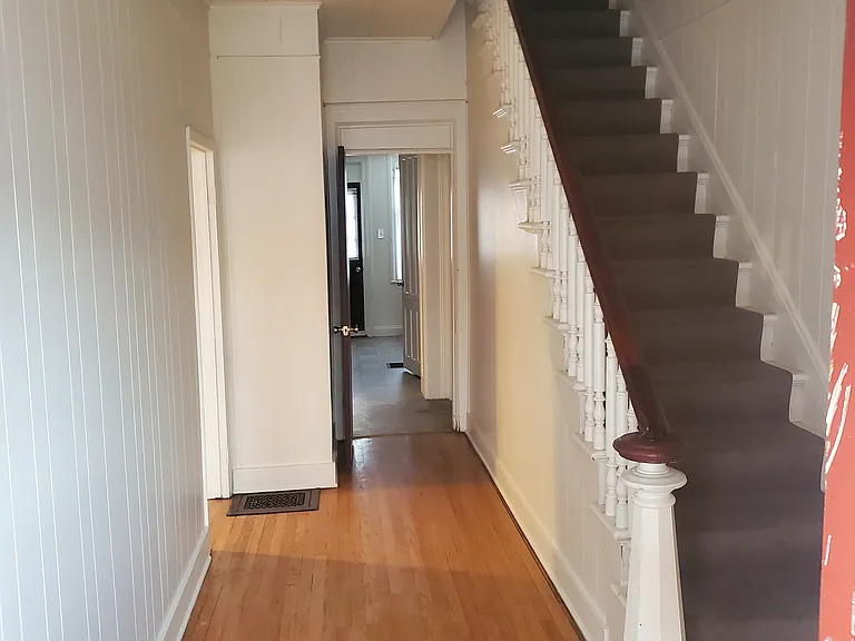 1833 3rd Ave #1833 — Photo 2