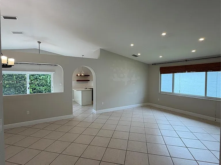 14525 NW 88th Ave — Photo 5