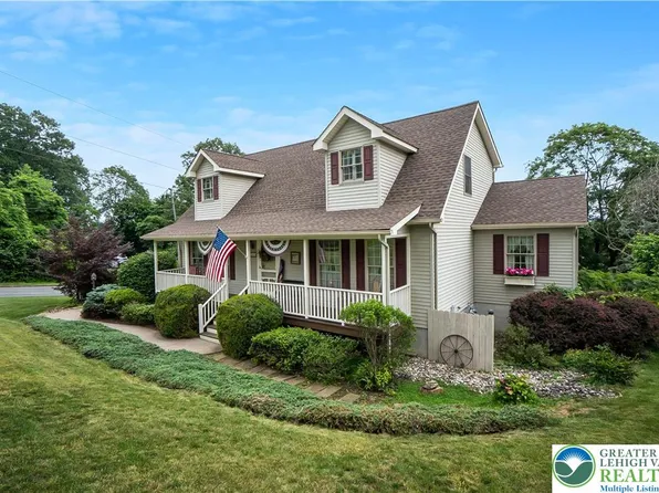 2300 Woodridge Ter, Easton, PA 18045