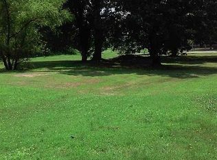 1552 W Raines Rd, Memphis, TN 38109