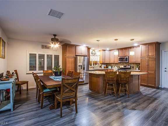 5th image of 371 E Kimberly Dr
