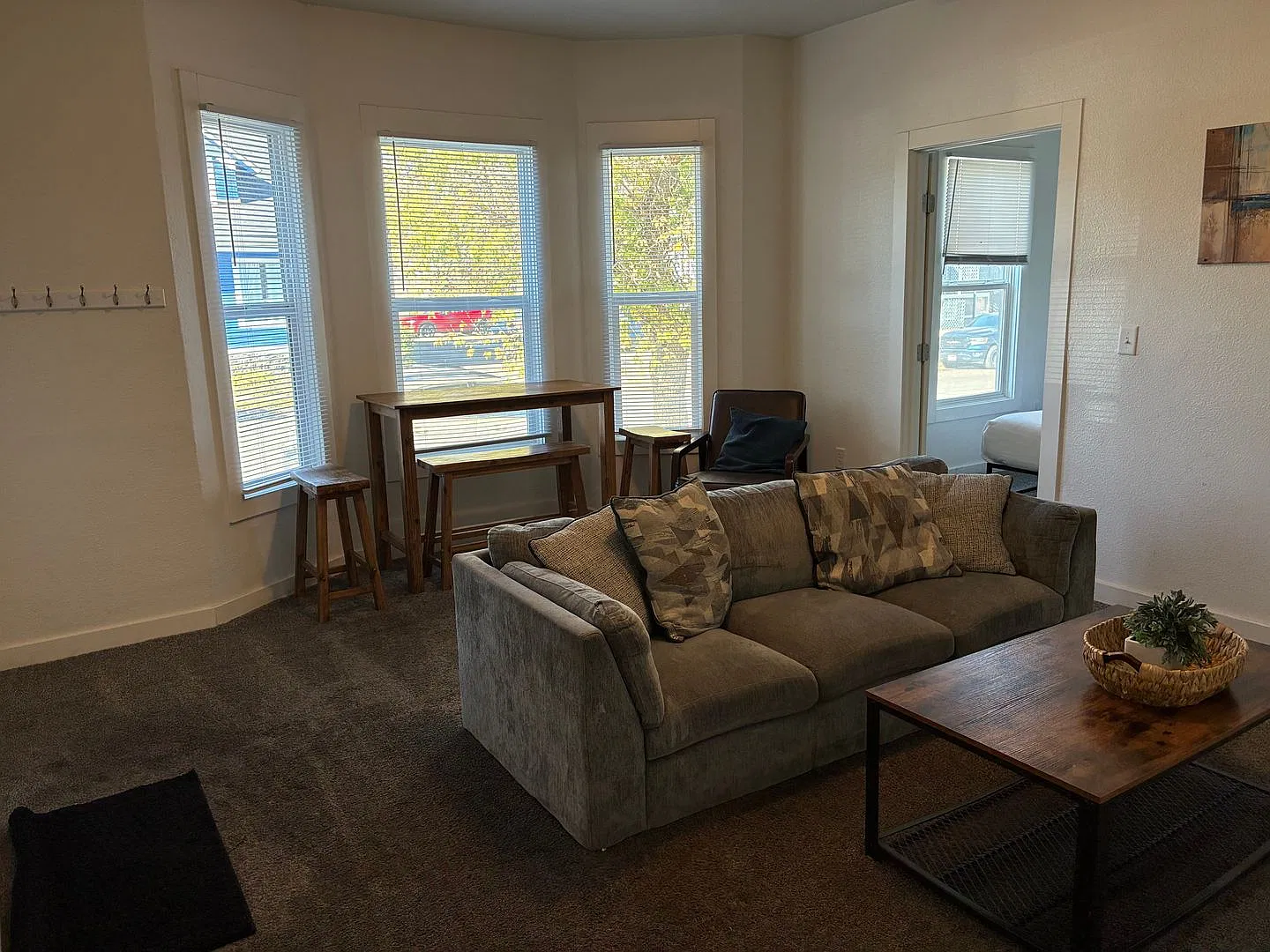 1112 N Walnut — Photo 4