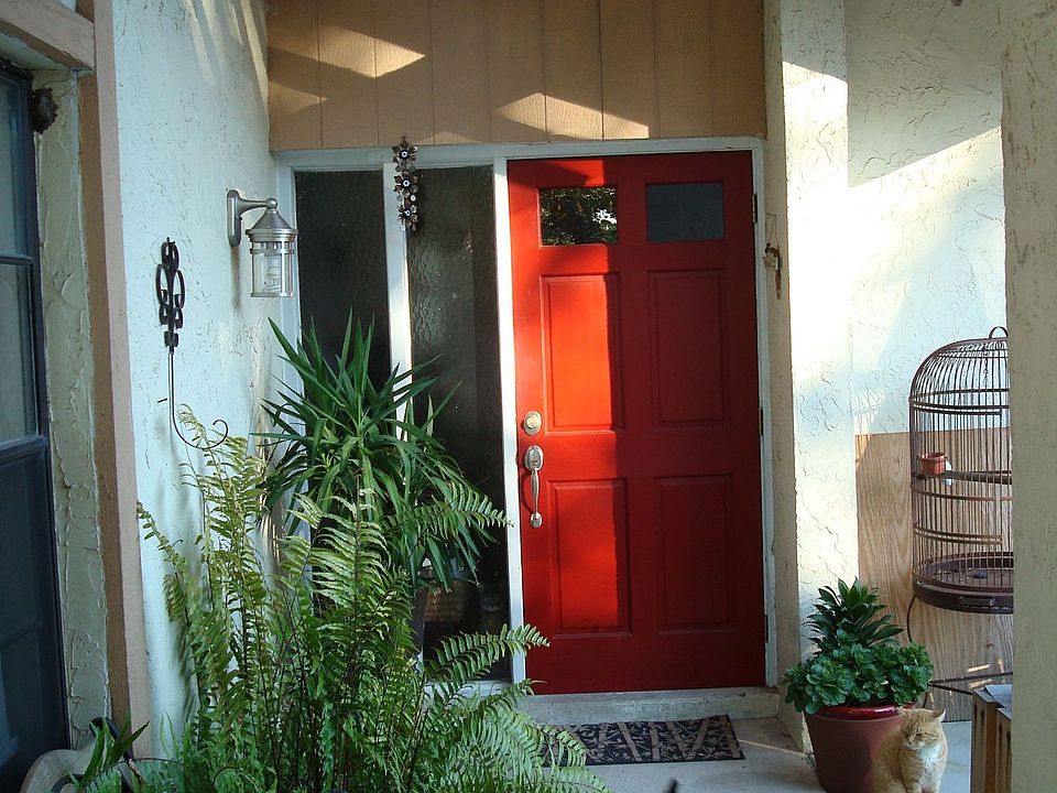 2nd image of 10701 Crowngate Ln