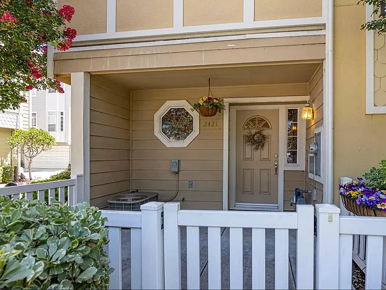 2421 Falk Ct — Photo 2