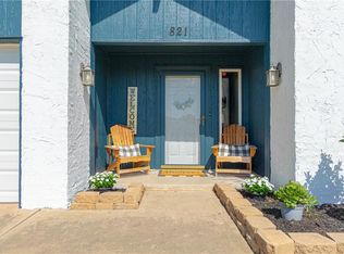 821 N Platt Cir, Moore, OK 73170