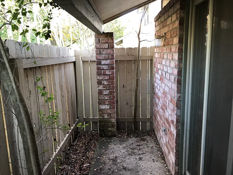 914 W Meadowmere Ln — Photo 27