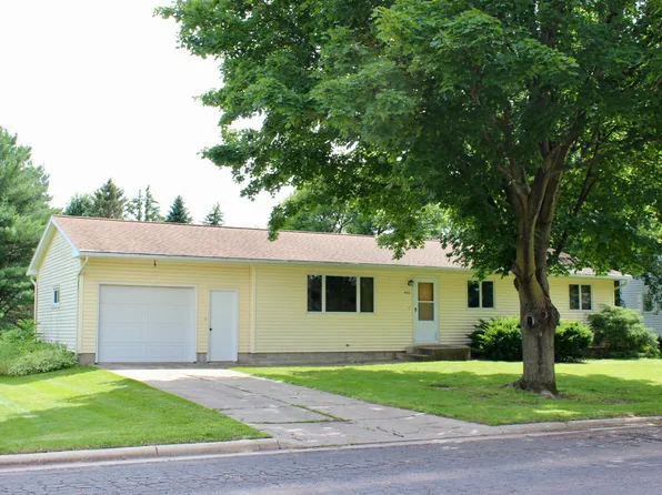 433 2nd St SW, Blooming Prairie, MN 55917