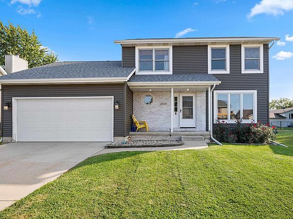 2nd image of 2315 W 60th Pl