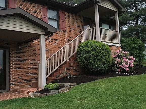3rd image of 20013 Dover Cir