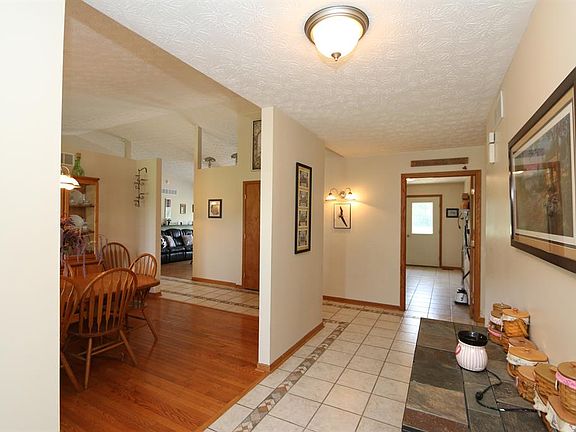 3rd image of 5080 Maude Ct