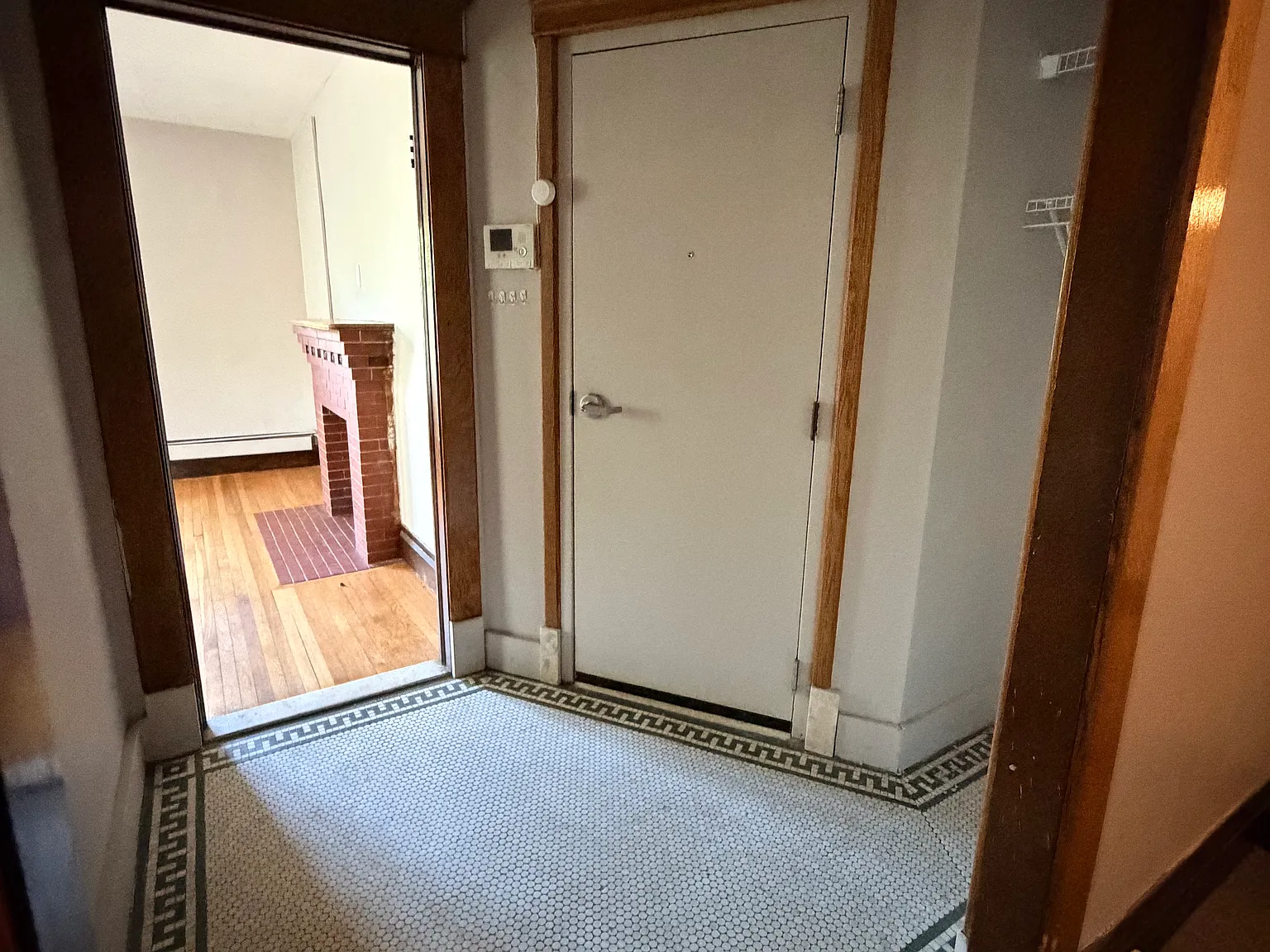 3 bed, 1200 sqft, $1,350 — Photo 3