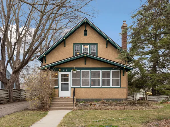 916 2nd St W, Northfield, MN 55057