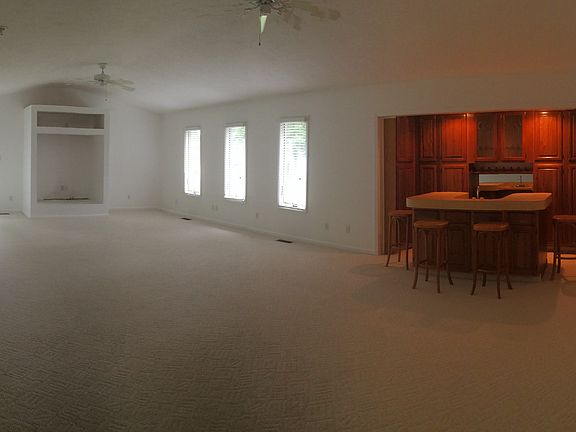 Family Room & Bar