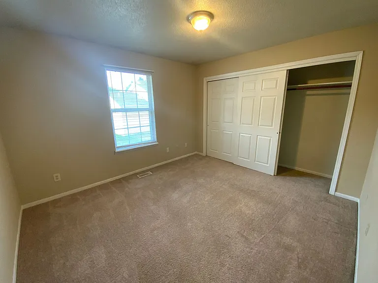 1605 Steamboat Ln — Photo 12