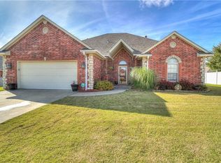 1712 Hunters Rdg, Shawnee, OK 74804