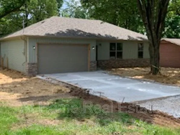 2028 S Lone Pine Ave, Springfield, MO 65804
