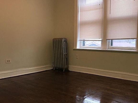 4th image of 1949 E 73rd Pl APT 2B