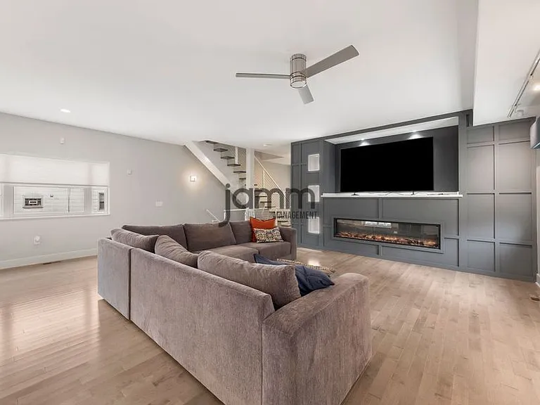 1874 W 57th St — Photo 5