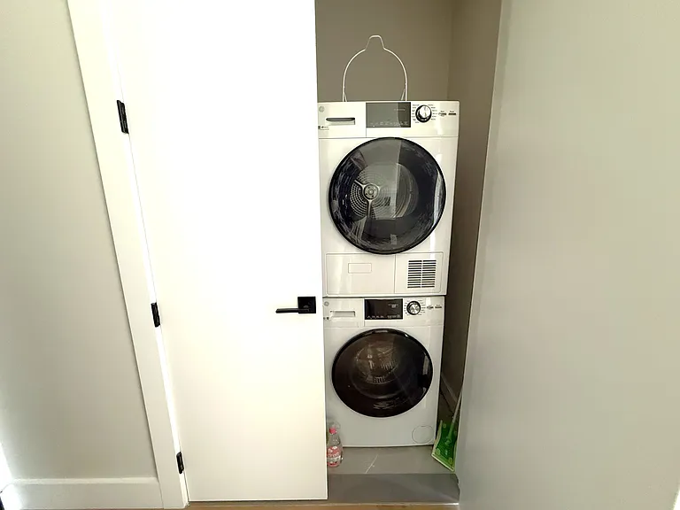 1700 Jerome Ave #6A — Photo 10