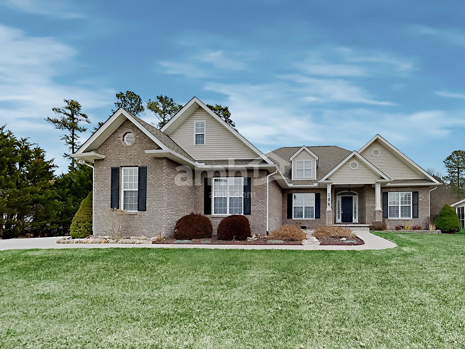 3 bed, 2.5 bath, 2062 sqft, $2,510 — Photo 1