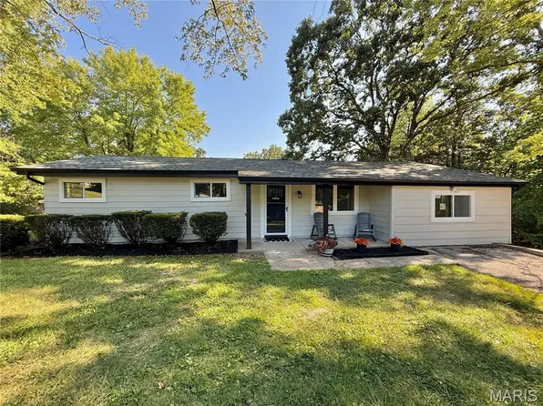 1651 Crystal Heights Rd, Festus, MO 63028