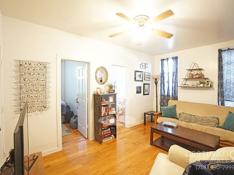 207 21st St #1R — Photo 4