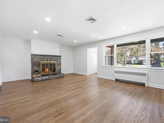 5th image of 1180 E Park Ave