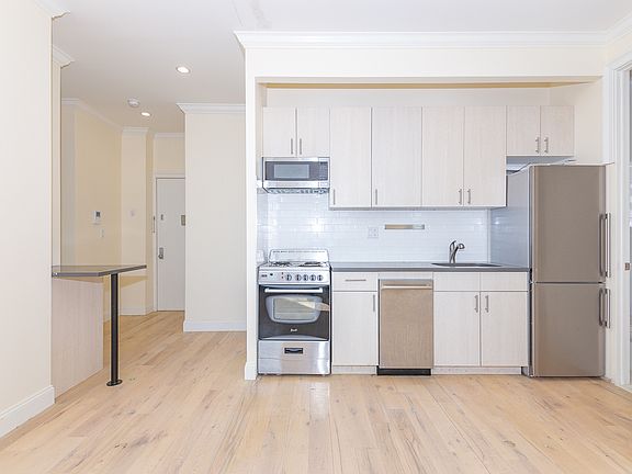 2nd image of 920 Bushwick Ave #3J