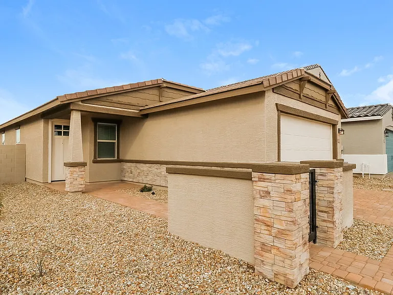 4904 S 107th Ln — Photo 3