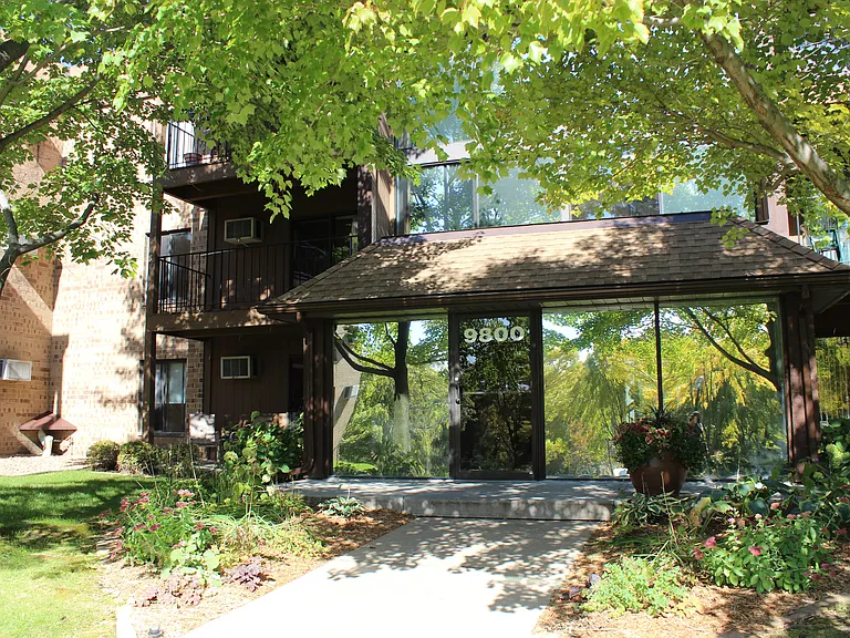 Eagle Ridge Apartments — Photo 15