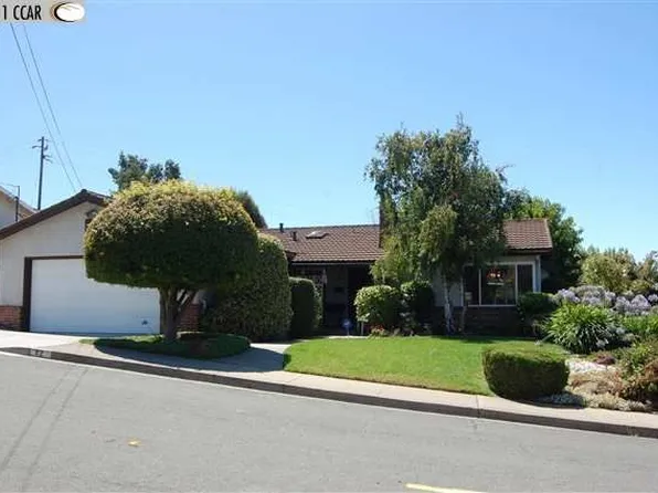 92 Welle Rd, Crockett, CA 94525