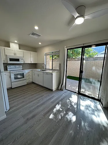 955 E Parocela Pl Photo 1