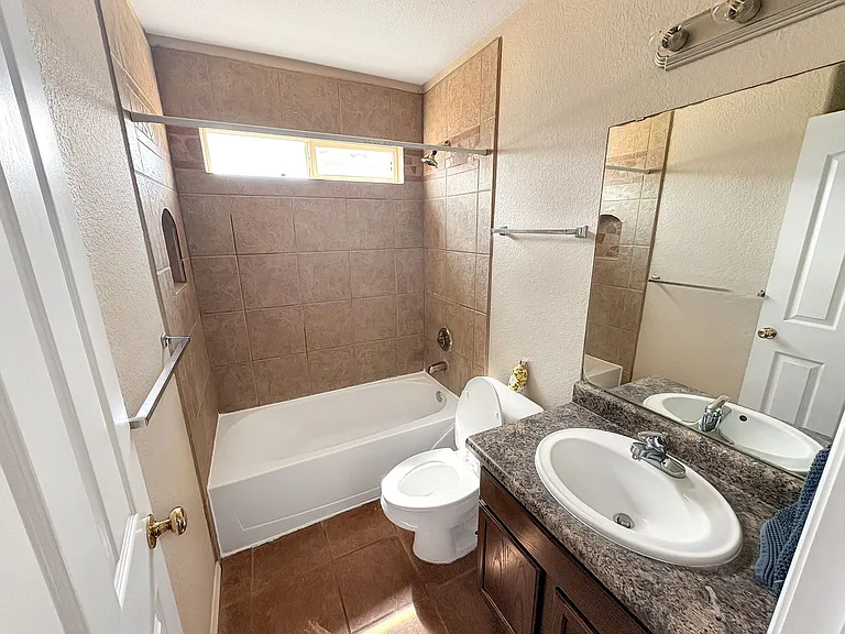 1603 W Marquis Ln — Photo 8