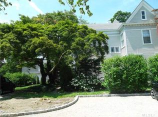 95 High St APT 5, Huntington, NY 11743