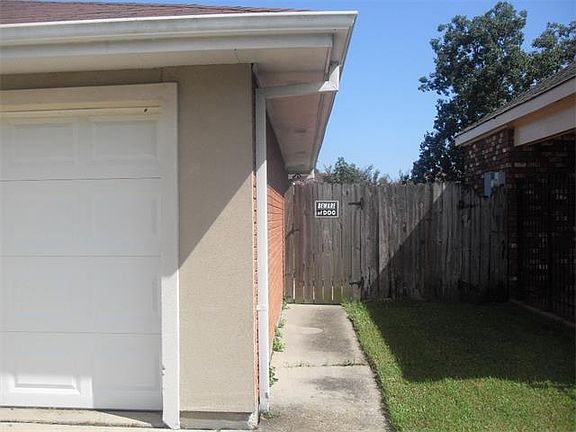 4th image of 6621 Bamberry St