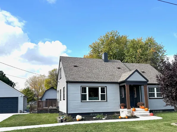 1069 Heavenridge Rd, Essexville, MI 48732