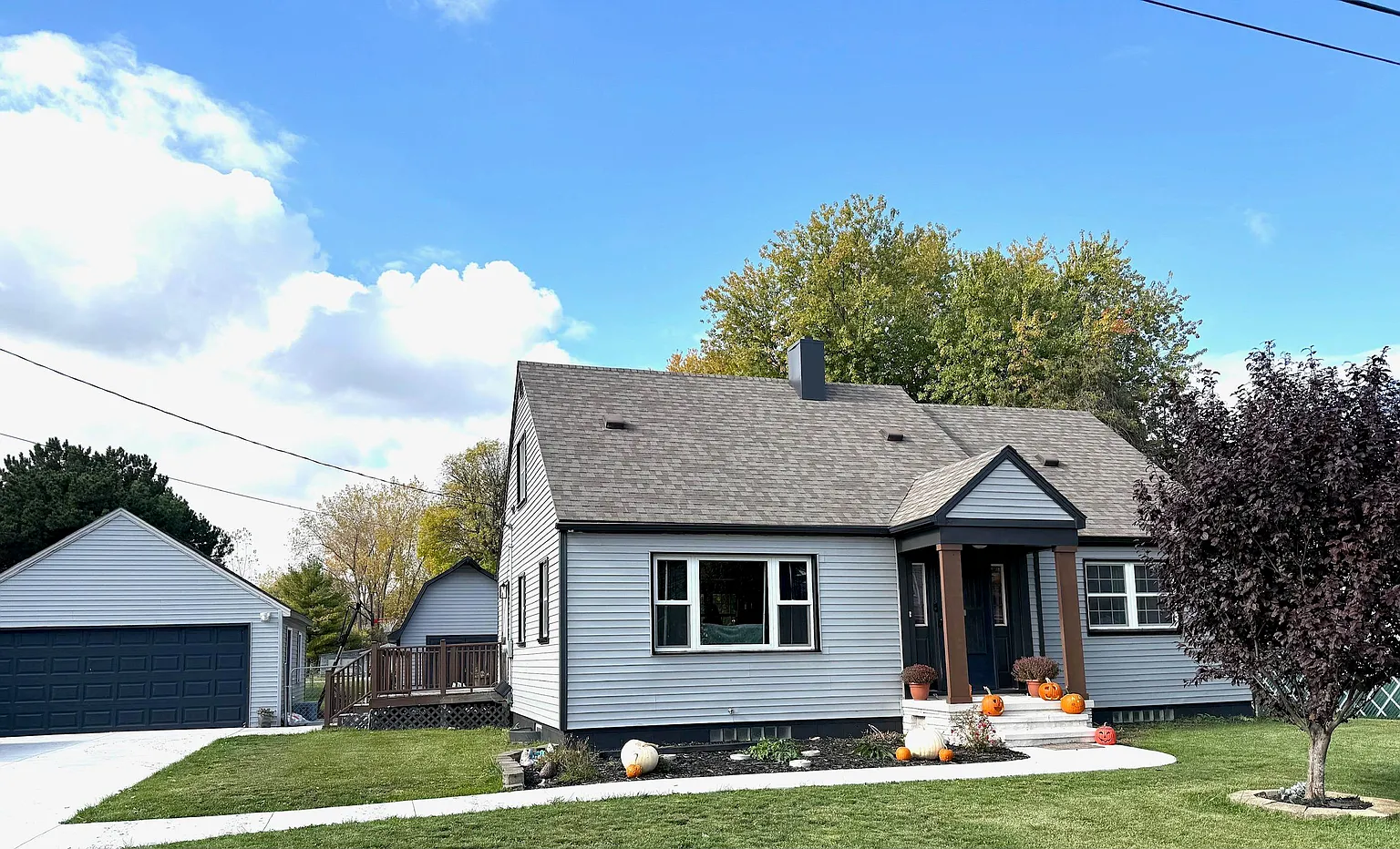 1069 Heavenridge Rd photo 1