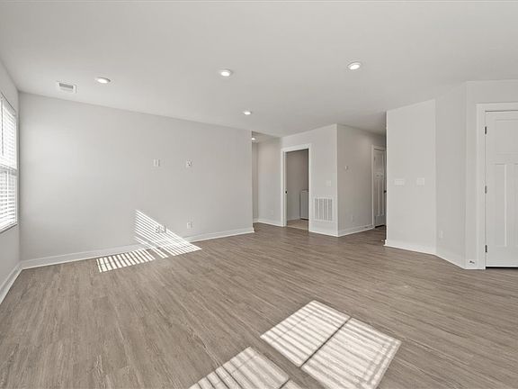 5th image of 2029 Wexley Dr