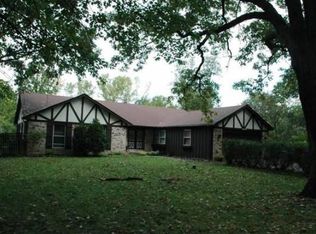 28W230 Hillview Ave, West Chicago, IL