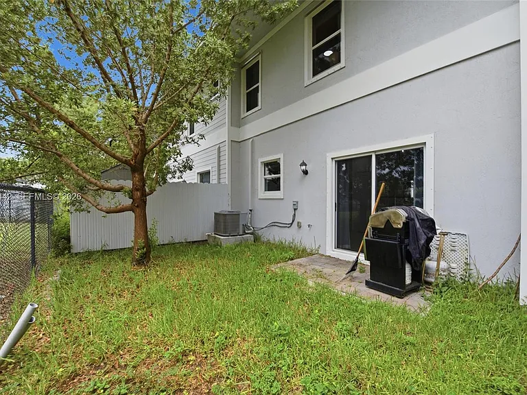 1774 SE 9th Ave #1774 — Photo 40