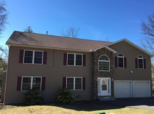 1334 Hilltop Dr, Long Pond, PA