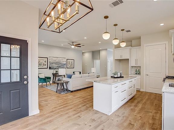 4th image of 1001 Oakwood Blvd