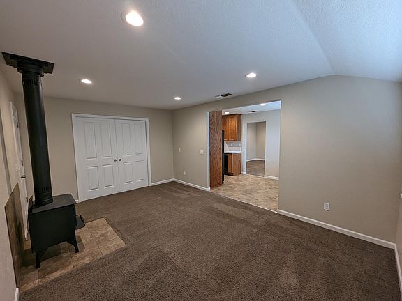 4th image of 431 Lovella Way