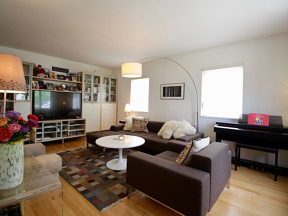 Sunny Livingroom