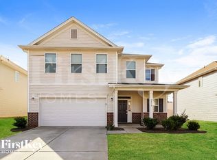 2810 Curbstone Ln, Charlotte, NC 28213