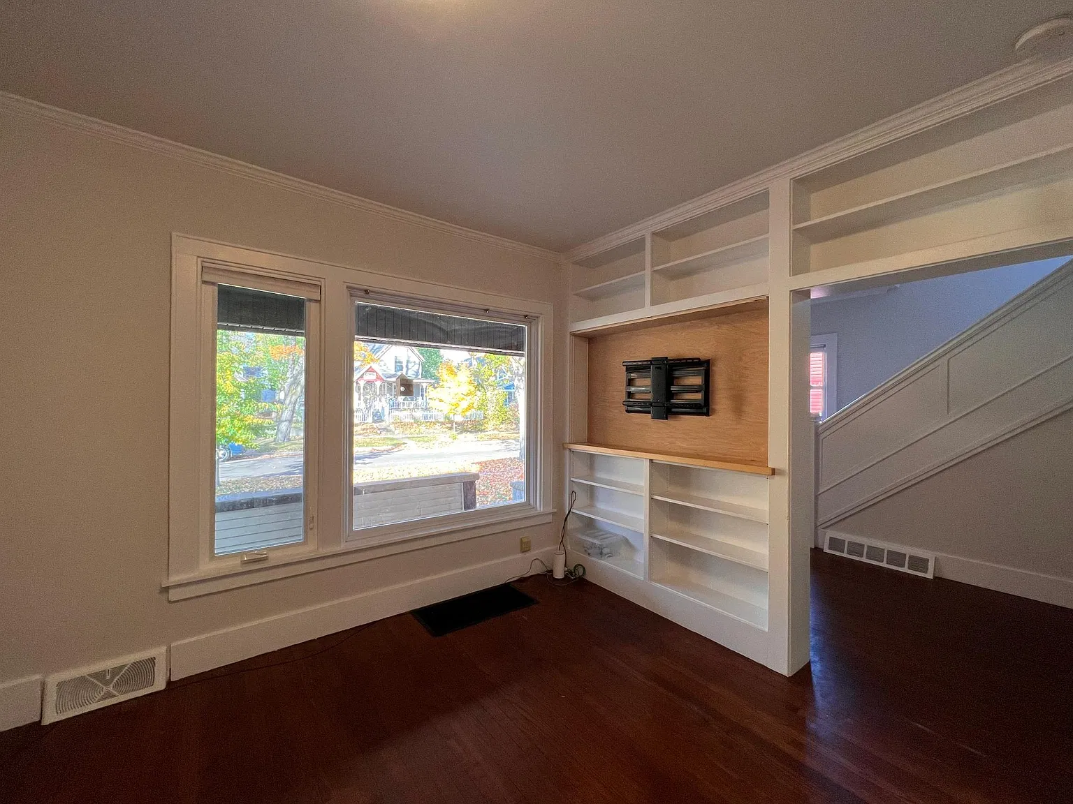 3 bed, 1.5 bath, 1400 sqft, $3,250 — Photo 3