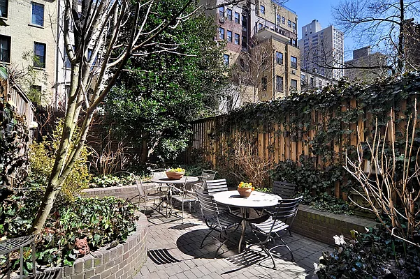 Sold by Corcoran | media 6